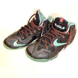 NEW Nike LeBron 11 XI Black Diffused Jade Crimson Red 616175-004 Sz 10